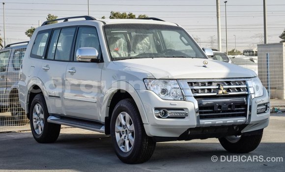 Acheter Import Voiture Mitsubishi Pajero Blanc à Import - Dubai, Conakry Acheter Import Voiture Mitsubishi Pajero Blanc à Import - Dubai, Conakry