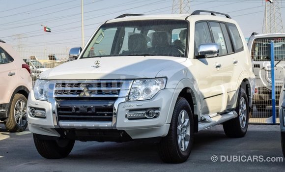 Acheter Import Voiture Mitsubishi Pajero Blanc à Import - Dubai, Conakry Acheter Import Voiture Mitsubishi Pajero Blanc à Import - Dubai, Conakry