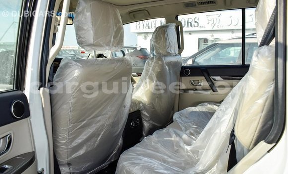 Acheter Import Voiture Mitsubishi Pajero Blanc à Import - Dubai, Conakry Acheter Import Voiture Mitsubishi Pajero Blanc à Import - Dubai, Conakry
