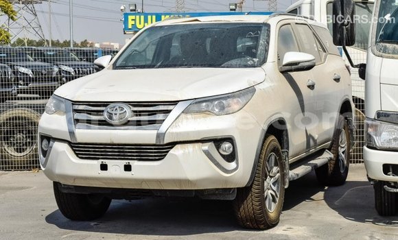 Buy Import Toyota Fortuner White Car in Import - Dubai in Conakry Buy Import Toyota Fortuner White Car in Import - Dubai in Conakry