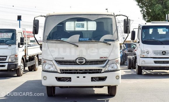 Buy Import Hino 300 Series White Truck in Import - Dubai in Conakry Buy Import Hino 300 Series White Truck in Import - Dubai in Conakry