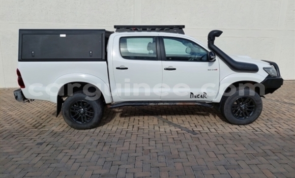 Buy Used Toyota Hilux White Car in Conakry in Conakry Buy Used Toyota Hilux White Car in Conakry in Conakry