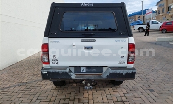 Buy Used Toyota Hilux White Car in Conakry in Conakry Buy Used Toyota Hilux White Car in Conakry in Conakry