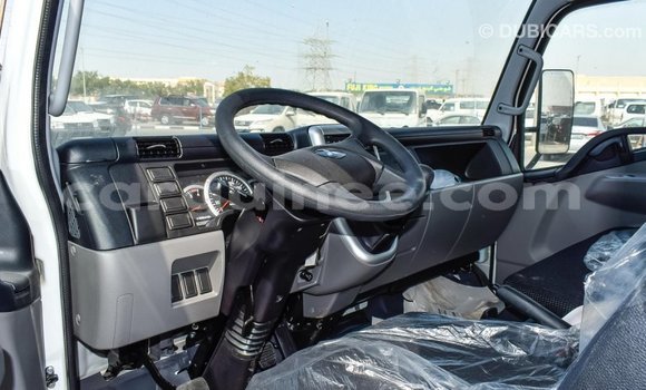 Buy Import Mitsubishi L400 White Truck in Import - Dubai in Conakry Buy Import Mitsubishi L400 White Truck in Import - Dubai in Conakry