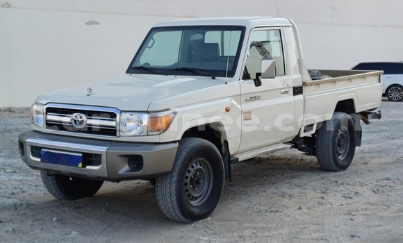 Buy Used Toyota Land Cruiser White Car in Conakry in Conakry Buy Used Toyota Land Cruiser White Car in Conakry in Conakry