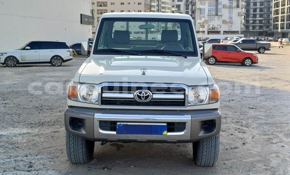 Buy Used Toyota Land Cruiser White Car in Conakry in Conakry Buy Used Toyota Land Cruiser White Car in Conakry in Conakry