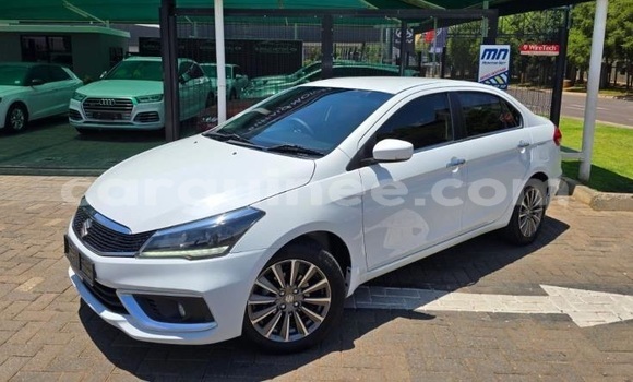 Buy Used Suzuki Ciaz White Car in Conakry in Conakry Buy Used Suzuki Ciaz White Car in Conakry in Conakry