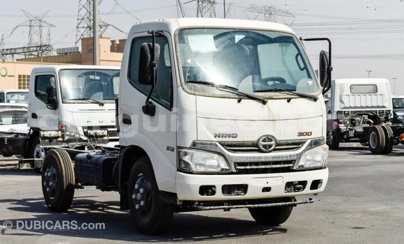 Buy Import Hino 300 Series White Truck in Import - Dubai in Conakry Buy Import Hino 300 Series White Truck in Import - Dubai in Conakry