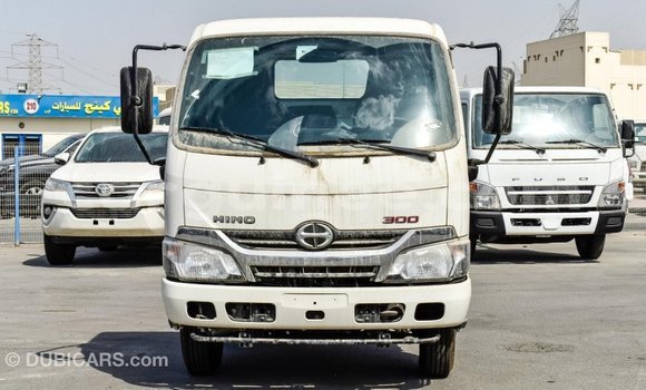 Buy Import Hino 300 Series White Truck in Import - Dubai in Conakry Buy Import Hino 300 Series White Truck in Import - Dubai in Conakry
