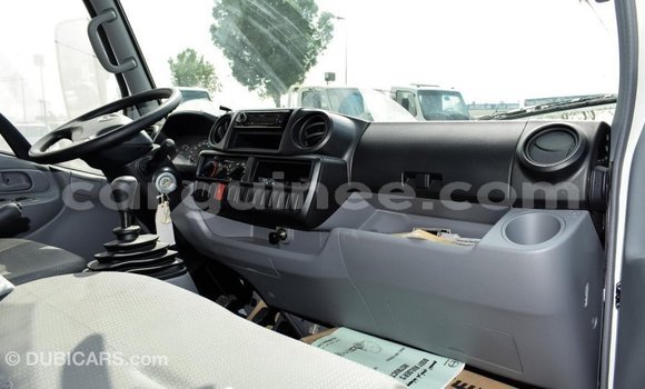 Buy Import Hino 300 Series White Truck in Import - Dubai in Conakry Buy Import Hino 300 Series White Truck in Import - Dubai in Conakry