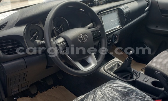 Acheter Neuf Voiture Toyota Hilux Blanc à Conakry, Conakry Acheter Neuf Voiture Toyota Hilux Blanc à Conakry, Conakry