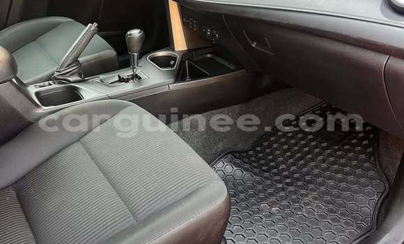 Acheter Occasion Voiture Toyota RAV4 Rouge à Conakry, Conakry Acheter Occasion Voiture Toyota RAV4 Rouge à Conakry, Conakry