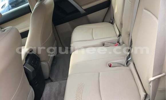 Acheter Occasion Voiture Toyota Land Cruiser Prado Blanc à Conakry, Conakry Acheter Occasion Voiture Toyota Land Cruiser Prado Blanc à Conakry, Conakry