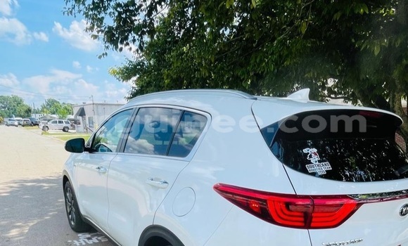 Buy Import Kia Sportage White Car in Conakry in Conakry Buy Import Kia Sportage White Car in Conakry in Conakry