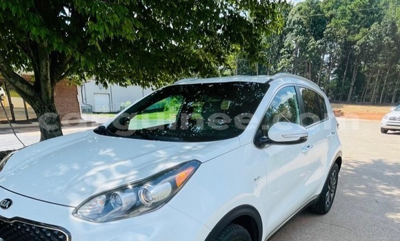 Buy Import Kia Sportage White Car in Conakry in Conakry Buy Import Kia Sportage White Car in Conakry in Conakry