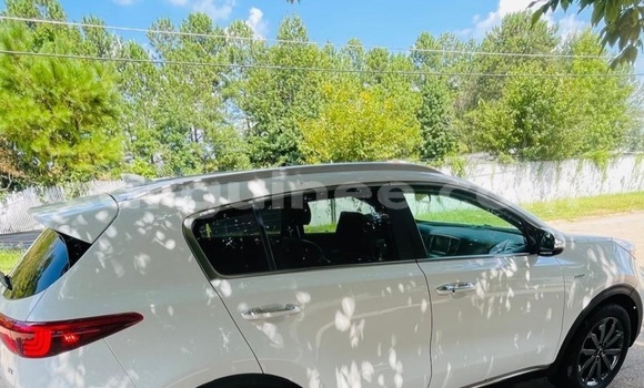 Buy Import Kia Sportage White Car in Conakry in Conakry Buy Import Kia Sportage White Car in Conakry in Conakry