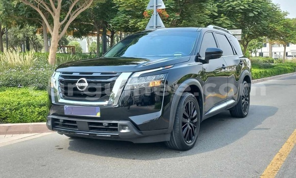 Buy Used Nissan Pathfinder Black Car in Conakry in Conakry Buy Used Nissan Pathfinder Black Car in Conakry in Conakry