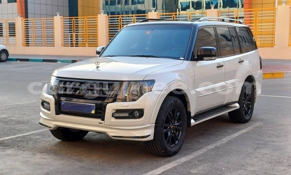 Medium with watermark mitsubishi pajero conakry conakry 10046