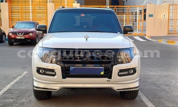 Buy Used Mitsubishi Pajero White Car in Conakry in Conakry Buy Used Mitsubishi Pajero White Car in Conakry in Conakry