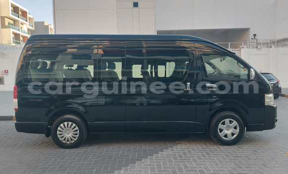 Buy Used Toyota Hiace Black Car in Conakry in Conakry Buy Used Toyota Hiace Black Car in Conakry in Conakry