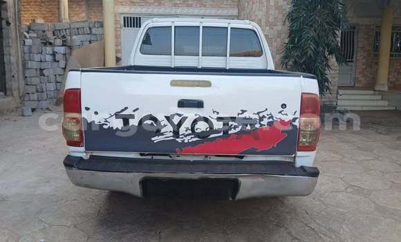 Buy Used Toyota Hilux White Car in Conakry in Conakry Buy Used Toyota Hilux White Car in Conakry in Conakry