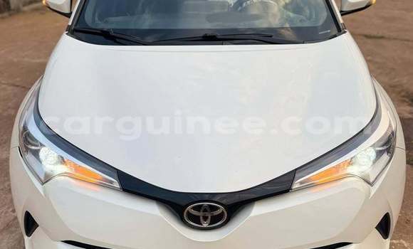 Buy Used Toyota C-HR White Car in Conakry in Conakry Buy Used Toyota C-HR White Car in Conakry in Conakry