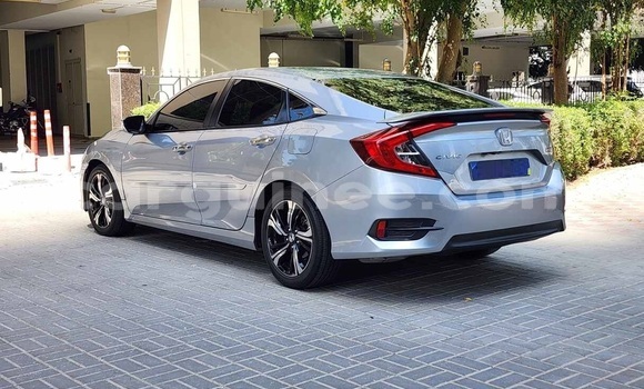 Buy Used Honda Civic White Car in Conakry in Conakry Buy Used Honda Civic White Car in Conakry in Conakry