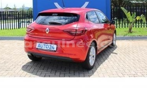 Buy Used Renault Clio Red Car in Conakry in Conakry Buy Used Renault Clio Red Car in Conakry in Conakry
