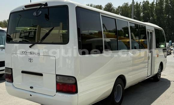 Acheter Occasion Voiture Toyota Coaster Blanc à Import - Dubai, Conakry Acheter Occasion Voiture Toyota Coaster Blanc à Import - Dubai, Conakry