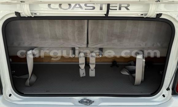 Acheter Occasion Voiture Toyota Coaster Blanc à Import - Dubai, Conakry Acheter Occasion Voiture Toyota Coaster Blanc à Import - Dubai, Conakry