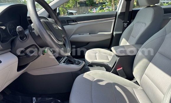 Acheter Occasion Voiture Hyundai Elantra Blanc à Conakry, Conakry Acheter Occasion Voiture Hyundai Elantra Blanc à Conakry, Conakry