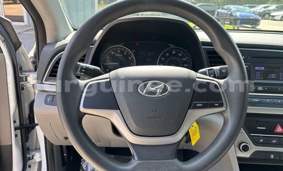 Acheter Occasion Voiture Hyundai Elantra Blanc à Conakry, Conakry Acheter Occasion Voiture Hyundai Elantra Blanc à Conakry, Conakry