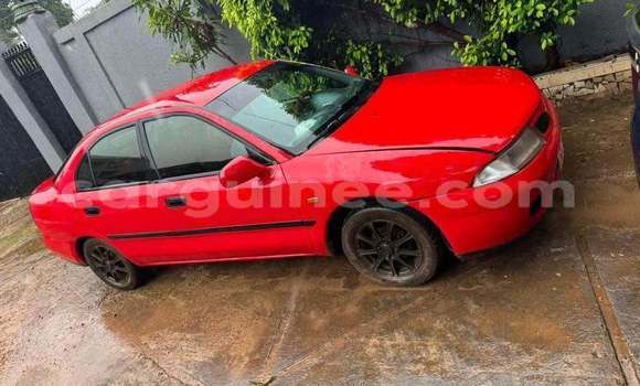 Acheter Occasion Voiture Mitsubishi Carisma Rouge à Conakry, Conakry Acheter Occasion Voiture Mitsubishi Carisma Rouge à Conakry, Conakry