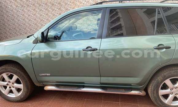Acheter Occasion Voiture Toyota RAV4 Gris à Conakry, Conakry Acheter Occasion Voiture Toyota RAV4 Gris à Conakry, Conakry