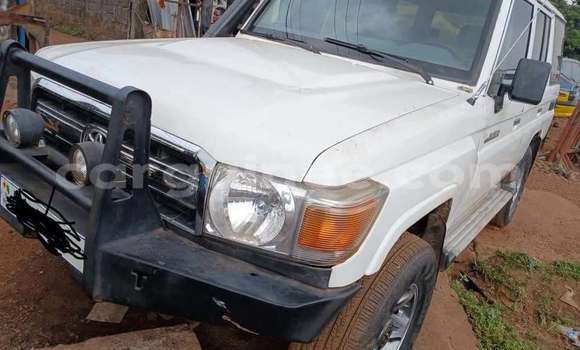 Buy Used Toyota Land Cruiser White Car in Conakry in Conakry Buy Used Toyota Land Cruiser White Car in Conakry in Conakry