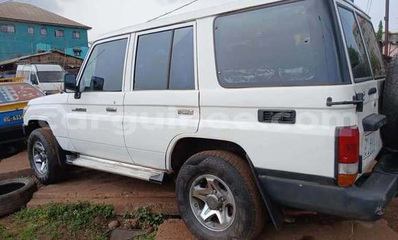 Acheter Occasion Voiture Toyota Land Cruiser Blanc à Conakry, Conakry Acheter Occasion Voiture Toyota Land Cruiser Blanc à Conakry, Conakry