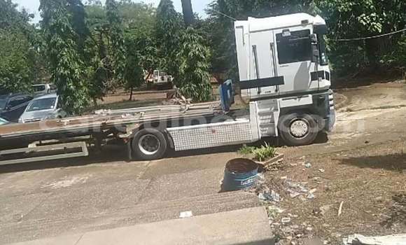 Buy Used Renault Trafic White Truck in Conakry in Conakry Buy Used Renault Trafic White Truck in Conakry in Conakry