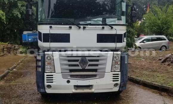 Buy Used Renault Trafic White Truck in Conakry in Conakry Buy Used Renault Trafic White Truck in Conakry in Conakry