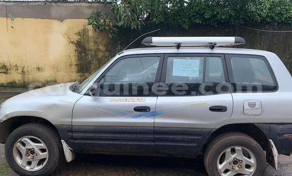 Acheter Occasion Voiture Toyota RAV4 Gris à Conakry, Conakry Acheter Occasion Voiture Toyota RAV4 Gris à Conakry, Conakry