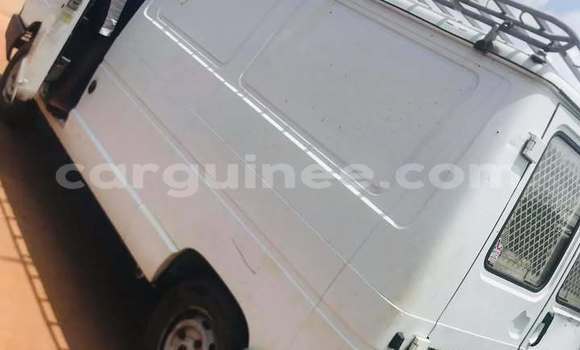 Acheter Occasion Voiture Renault Trafic Blanc à Conakry, Conakry Acheter Occasion Voiture Renault Trafic Blanc à Conakry, Conakry