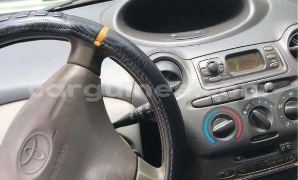 Acheter Occasion Voiture Toyota Yaris Bleu à Conakry, Conakry Acheter Occasion Voiture Toyota Yaris Bleu à Conakry, Conakry