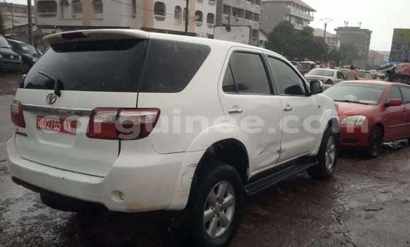 Acheter Occasion Voiture Toyota Fortuner Blanc à Conakry, Conakry Acheter Occasion Voiture Toyota Fortuner Blanc à Conakry, Conakry