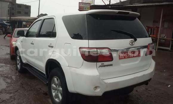 Acheter Occasion Voiture Toyota Fortuner Blanc à Conakry, Conakry Acheter Occasion Voiture Toyota Fortuner Blanc à Conakry, Conakry
