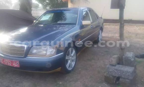 Acheter Occasion Voiture Mercedes-Benz C-klasse Noir à Conakry, Conakry Acheter Occasion Voiture Mercedes-Benz C-klasse Noir à Conakry, Conakry