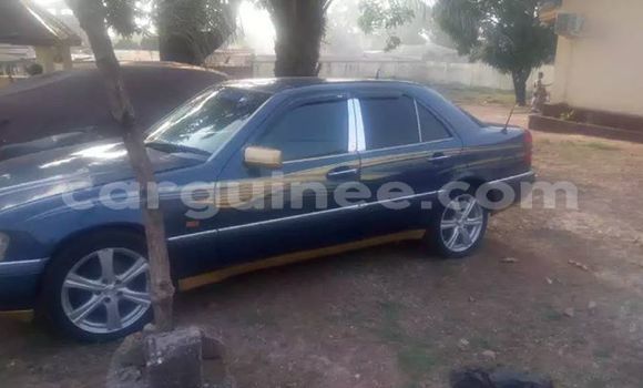 Acheter Occasion Voiture Mercedes-Benz C-klasse Noir à Conakry, Conakry Acheter Occasion Voiture Mercedes-Benz C-klasse Noir à Conakry, Conakry