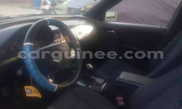 Acheter Occasion Voiture Mercedes-Benz C-klasse Noir à Conakry, Conakry Acheter Occasion Voiture Mercedes-Benz C-klasse Noir à Conakry, Conakry