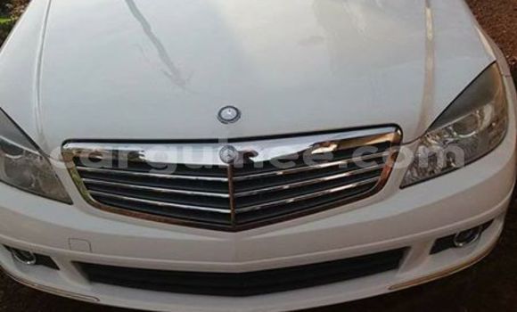 Acheter Occasion Voiture Mercedes-Benz C-klasse Blanc à Conakry, Conakry Acheter Occasion Voiture Mercedes-Benz C-klasse Blanc à Conakry, Conakry