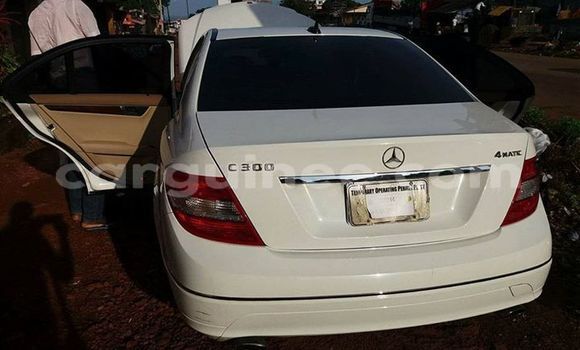 Acheter Occasion Voiture Mercedes-Benz C-klasse Blanc à Conakry, Conakry Acheter Occasion Voiture Mercedes-Benz C-klasse Blanc à Conakry, Conakry