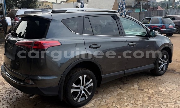 Acheter Occasion Voiture Toyota RAV4 Gris à Conakry, Conakry Acheter Occasion Voiture Toyota RAV4 Gris à Conakry, Conakry