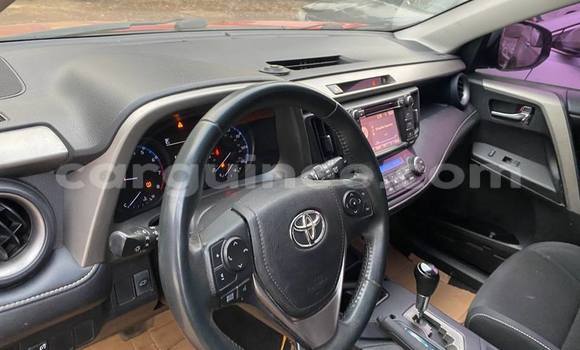 Acheter Occasion Voiture Toyota RAV4 Rouge à Conakry, Conakry Acheter Occasion Voiture Toyota RAV4 Rouge à Conakry, Conakry